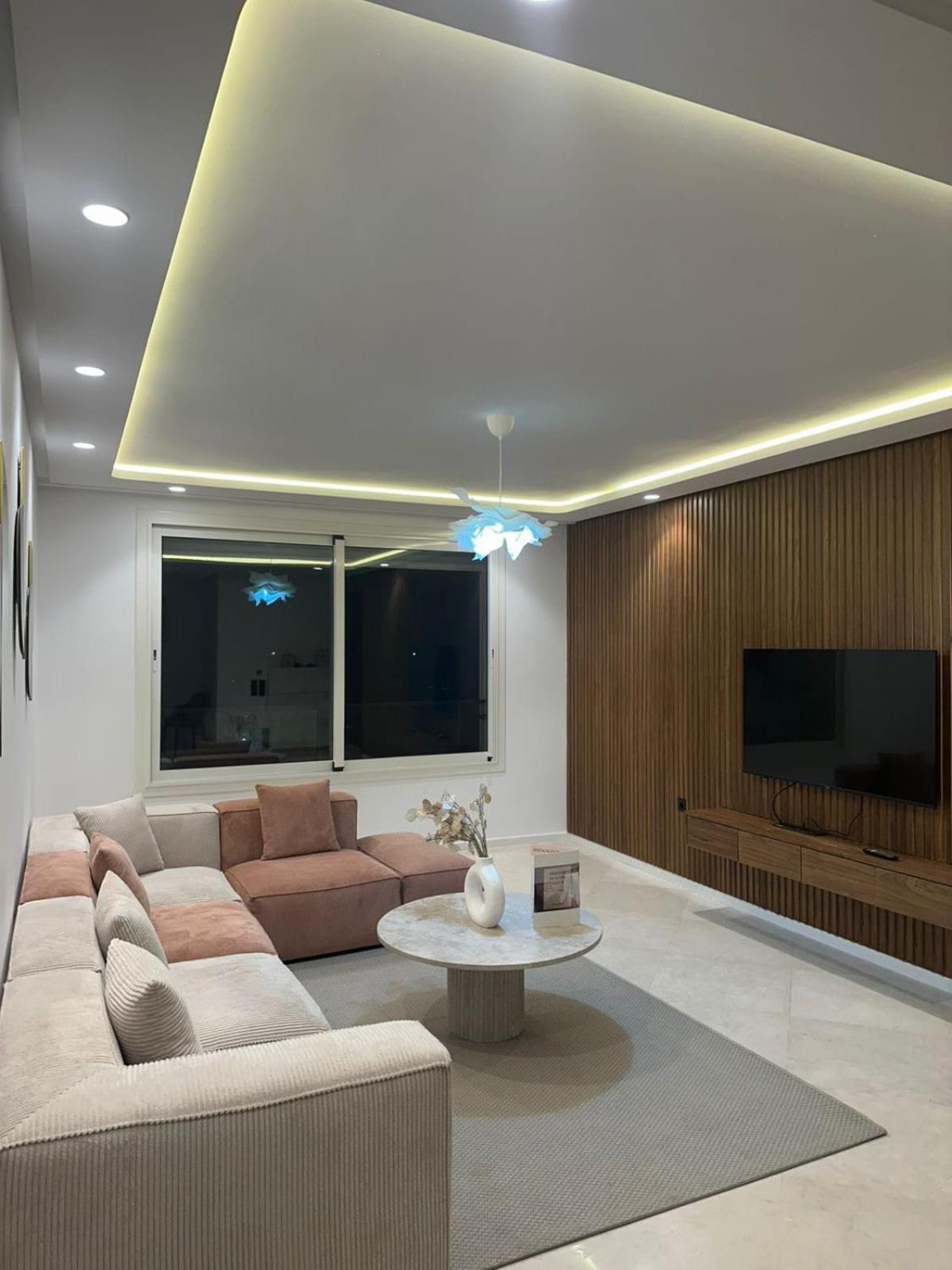 Les 3 Collines - Grand Appart Moderne A Gueliz Avec Vue Et Confort Premium Appartement