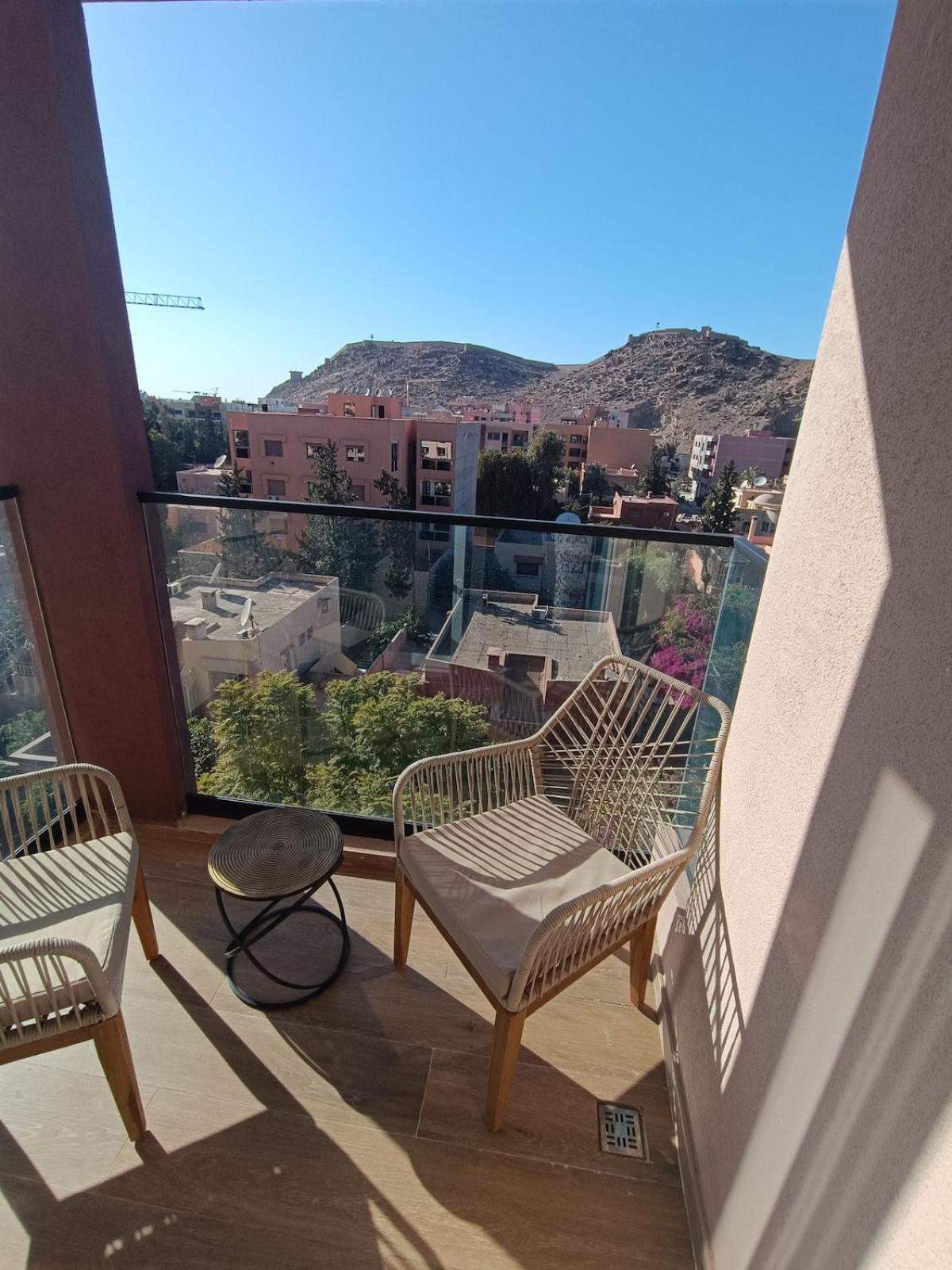Les 3 Collines - Grand Appart Moderne A Gueliz Avec Vue Et Confort Premium Appartamento *